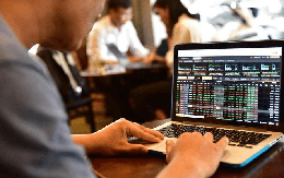 Chủ tịch Nguyễn Văn Hùng bán gần 5% công ty, thu về 110 tỷ đồng