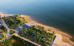 Quảng trường rộng hơn 1,1ha vừa diễn ra sự kiện chưa từng có ở Việt Nam: Trong quần thể rộng tới 248ha, tầm nhìn thẳng ra vịnh Di sản