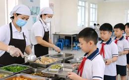 Thủ tướng chỉ đạo công khai khay ăn của học sinh, xử nghiêm hành vi ‘cắt xén’