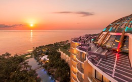 Lý do khiến nhiều người dành cả buổi tối ở khách sạn, ngay cả khi chưa book phòng: Từ rooftop bar ngắm hoàng hôn đến bữa tối nhìn ra vịnh