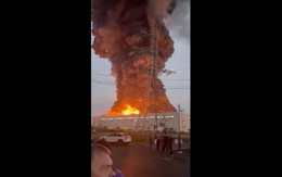 Video cận cảnh Ukraine liên tiếp tập kích kho hàng lớn trên khắp nước Nga