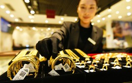 Giá vàng hôm nay 18/8: Tăng mạnh, vượt 4.400 USD/ounce