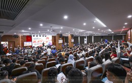 Tân sinh viên “chạm nghề” ngay ngày nhập học, bật bản sắc - sáng hành trình tại Đại học Đại Nam