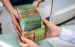 Nhiều người tranh thủ gửi tiền kỳ hạn dài trước khi lãi suất giảm
