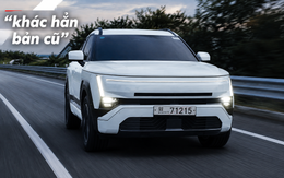 Hyundai Tucson 2027 lộ diện ngoài đời: Thiết kế vuông vức, đằng sau nhìn như 'tiểu Santa Fe'
