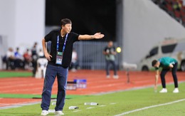 HLV Kim Sang-sik và bí mật về hai ngón đòn khiến tuyển Thái Lan gục ngã tại Rajamangala