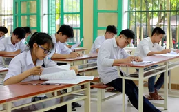 Học sinh cao 1,75 mét bàn ghế vẫn sử dụng loại từ 20 năm trước: Bộ GD&ĐT yêu cầu rà soát điều chỉnh