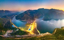 Đập bê tông nứt dài 100m nhưng vẫn không dừng thi công, công trình 2,3 tỷ USD hiện đại nhất Việt Nam tạo thành công lớn