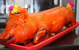 Heo quay nguyên con lên mâm cúng rằm tháng 7, giá gần 7 triệu đồng/mâm