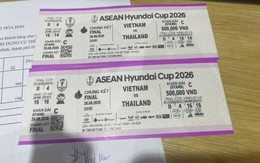 Đủ kiểu hét giá vé xem tuyển Việt Nam đấu Thái Lan từ trên mạng ra đường phố