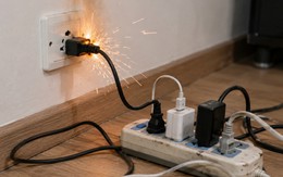 4 thời điểm nhất định nên rút phích cắm thiết bị điện trong nhà
