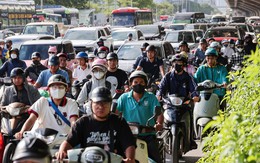 Rời Hà Nội trước giờ tan tầm, người dân vẫn 'dính' tắc đường trước kỳ nghỉ 2/9