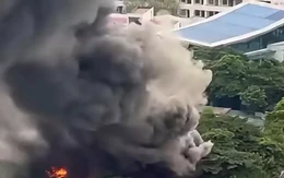 Hà Nội: Cháy nhiều gara ô tô trên đường Lê Quang Đạo