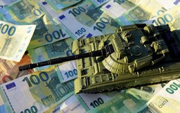 Pháp đang tìm cách thu lợi từ việc bán vũ khí cho Ukraine