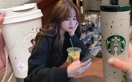 Từ chiếc bình 800.000 đồng đến món đồ được săn lùng giá 2,6 triệu: Starbucks đã biến bình giữ nhiệt thành "mỏ vàng" thương hiệu như thế nào?
