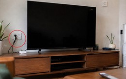 Lời khuyên cho các gia đình không tắt và rút điện tivi, vẫn để 24/24