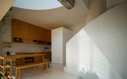 Nhà cuối hẻm gây ấn tượng với cầu thang xoắn