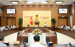 Xem xét thông qua Nghị quyết mới về bảng lương, phụ cấp, tiêu chuẩn bổ nhiệm, điều kiện nâng ngạch...