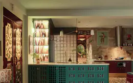 Biến căn hộ cũ 80m² thành không gian Art Deco với gam xanh - đỏ nổi bật