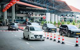 Grab phát thông báo quan trọng về vị trí đón, giá cước mới đến toàn bộ khách hàng đặt xe tại sân bay Nội Bài