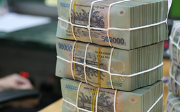 Cuộc đua ngầm lãi suất tiết kiệm: Có ngân hàng lớn niêm yết 6% nhưng thực trả tới 9%/năm