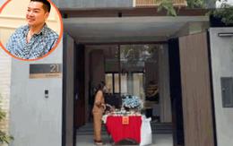 Nam nghệ sĩ Việt cưới vợ kém 37 tuổi, tậu biệt thự 4 tầng đẹp ngất ngây giữa Sài thành