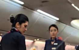 Đăng 1 tấm ảnh trên máy bay, bà mẹ không ngờ nhận loạt "gạch đá" vô lý: Đọc bình luận mà xót lòng