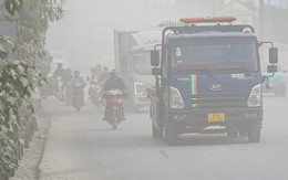 'Bão bụi' mù mịt từ các công trường bủa vây đường phố Hà Nội