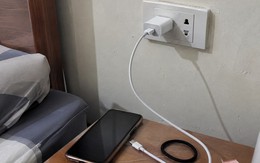 Lời khuyên cho những người để sạc điện thoại cắm điện 24/24