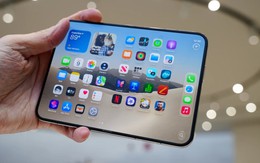 Chuyên gia công nghệ: "Tôi đã hối hận khi mua điện thoại màn hình gập, thế nên đừng có phát cuồng iPhone Duo"