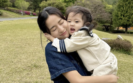 Sự khác biệt giữa đứa trẻ từ nhỏ hay quấn mẹ và đứa trẻ luôn được khen "tự lập"