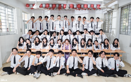 Một lớp có 93% học sinh SAT từ 1.500, 34 em IETLS từ 8.0, 17 suất du học quốc tế