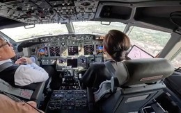 Nhà vua và Hoàng hậu Thái Lan tự lái máy bay đi công du thế nào?