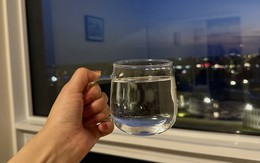 Lời khuyên cho những người thích uống nước trước khi đi ngủ