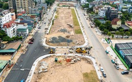 Một tuyến đường rộng gấp 2 lần đường băng sân bay đang dần hoàn thiện ngay giữa lòng Hà Nội, dẫn thẳng tới siêu dự án nhà hát do Sun Group đầu tư