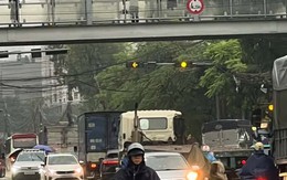 Hà Nội mưa trắng trời, nhiều điểm ngập sâu, một số trường cho nghỉ, học online