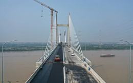 Cầu Phước Khánh nối Đồng Nai - TP.HCM bắt đầu thảm nhựa, tăng tốc về đích
