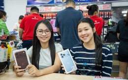 Người dùng Việt háo hức nhận iPhone 18 Pro, Pro Max ngay ngày đầu mở bán