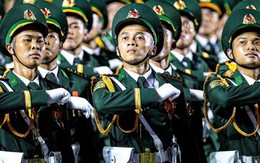 Sĩ quan nghỉ hưu trước hạn được trợ cấp 5 tháng lương mỗi năm, không bị trừ lương hưu