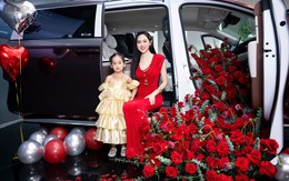 Á hậu Trúc Ny và chồng doanh nhân đầu tư “khủng” cho công chúa 3 tuổi: Chuyển sang biệt thự lớn gần trường, tậu thêm xế hộp 7 chỗ để đưa đón con đi học