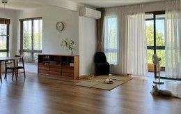 Xem 2 ngôi nhà này mới hiểu vì sao ngày càng nhiều người bỏ sofa, bàn trà và kệ tivi