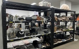Đột kích một kho ngầm, phát hiện 7.369 túi, ví, nước hoa giả hàng hiệu Chanel, Louis Vuitton trị giá 167 tỷ đồng