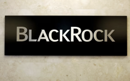 Gã khổng lồ BlackRock vừa "gom" hàng trăm tấn vàng bạc chỉ trong 1 ngày
