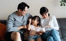 Muốn biết một đứa trẻ có hiếu hay không, không cần thử lòng, cứ nhìn 3 điều này là rõ