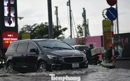 Trung tâm TPHCM ngập sâu