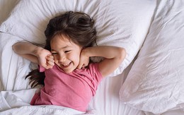 Nghiên cứu tâm lý: Nếu buổi sáng thức dậy có 4 biểu hiện này, chứng tỏ con đang cảm thấy vô cùng hạnh phúc