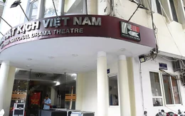 Ngự trên khu đất vàng, Nhà hát Kịch Việt Nam xập xệ, mưa dột tứ phía