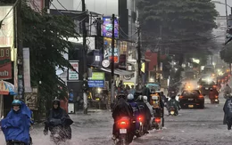Mưa lớn quay lại Nam Bộ, miền Trung