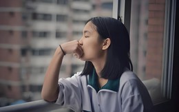 5 biểu hiện tưởng là "ngoan và hiểu chuyện" nhưng có thể là dấu hiệu trẻ đang ngày càng tự ti