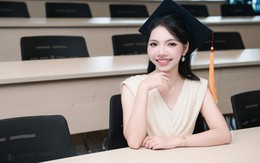 Từ cô bé mê đọc sách đến nữ thủ khoa ngành GPA 4.0 tại Đại học Kinh tế Quốc dân